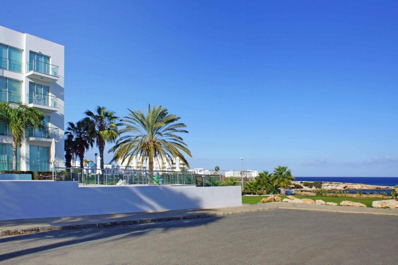 Laila - Coralli Beachfront Apartment Protaras Exterior photo