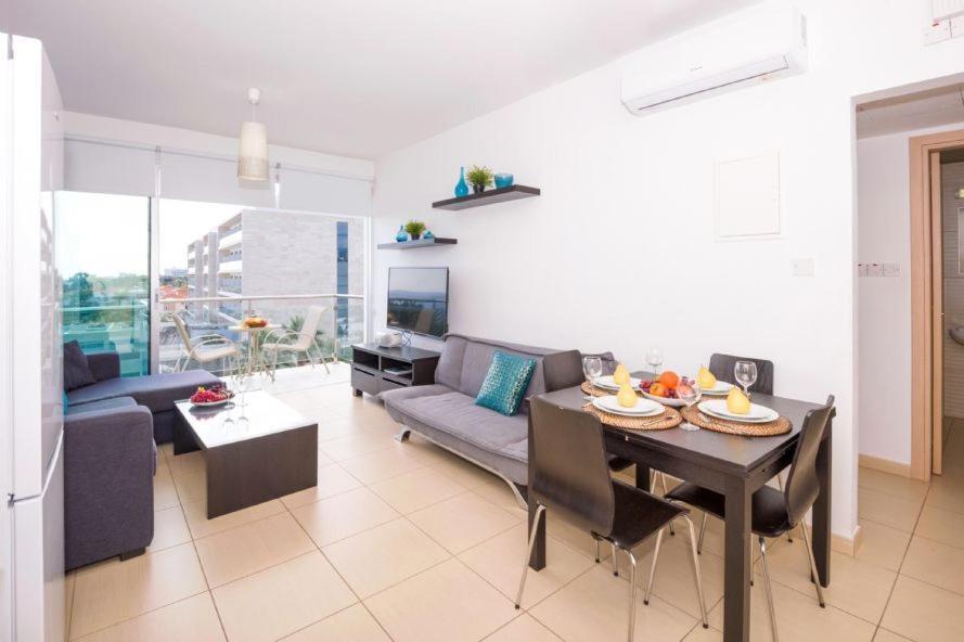 Laila - Coralli Beachfront Apartment Protaras Exterior photo