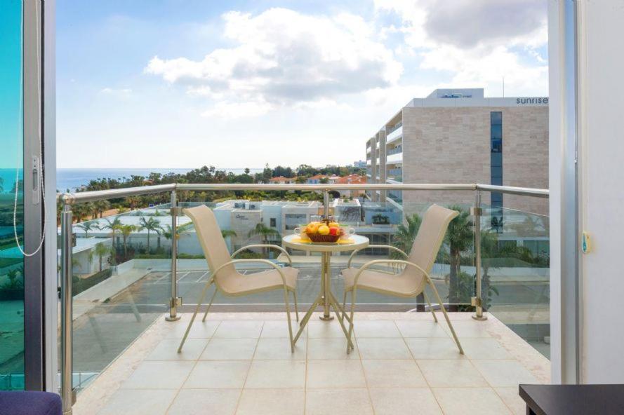Laila - Coralli Beachfront Apartment Protaras Exterior photo