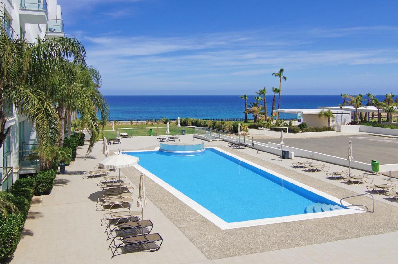 Laila - Coralli Beachfront Apartment Protaras Exterior photo