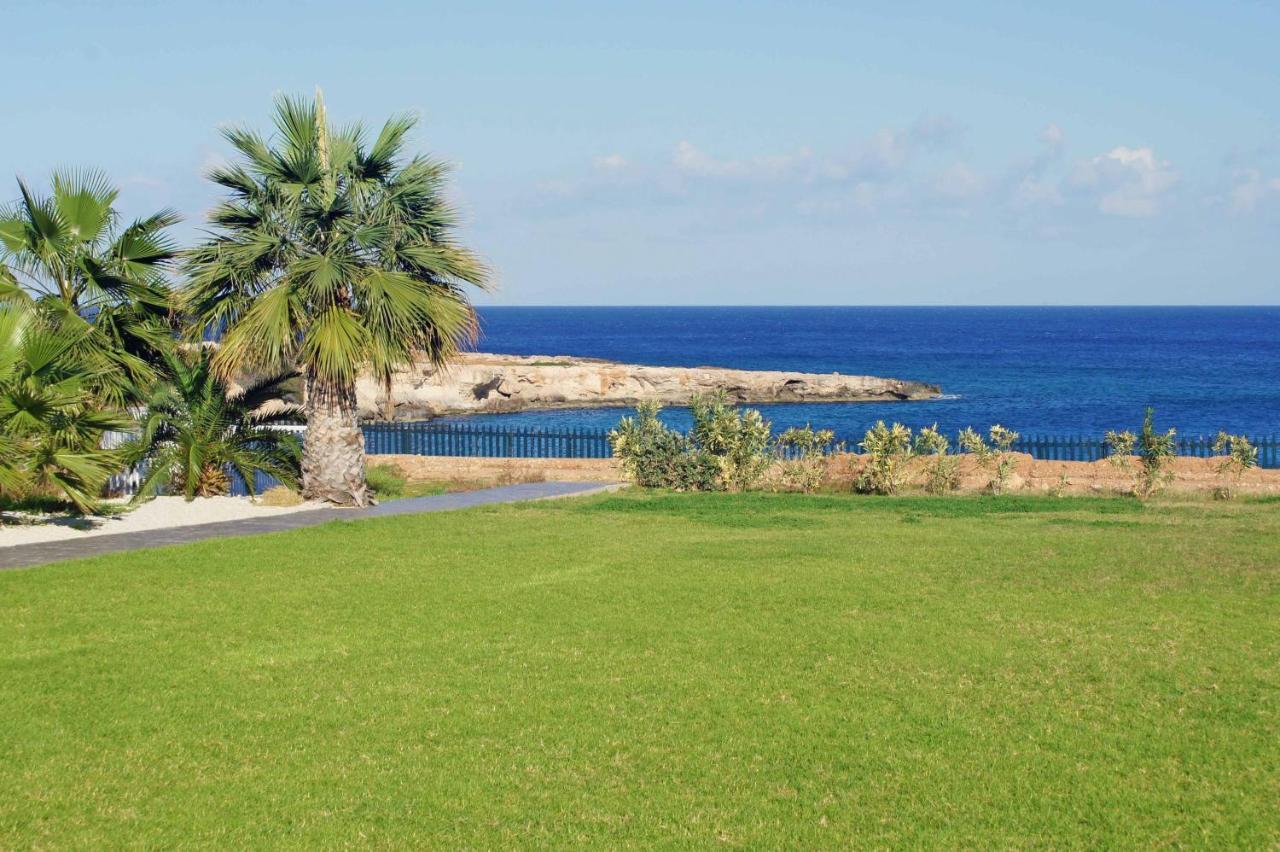 Laila - Coralli Beachfront Apartment Protaras Exterior photo